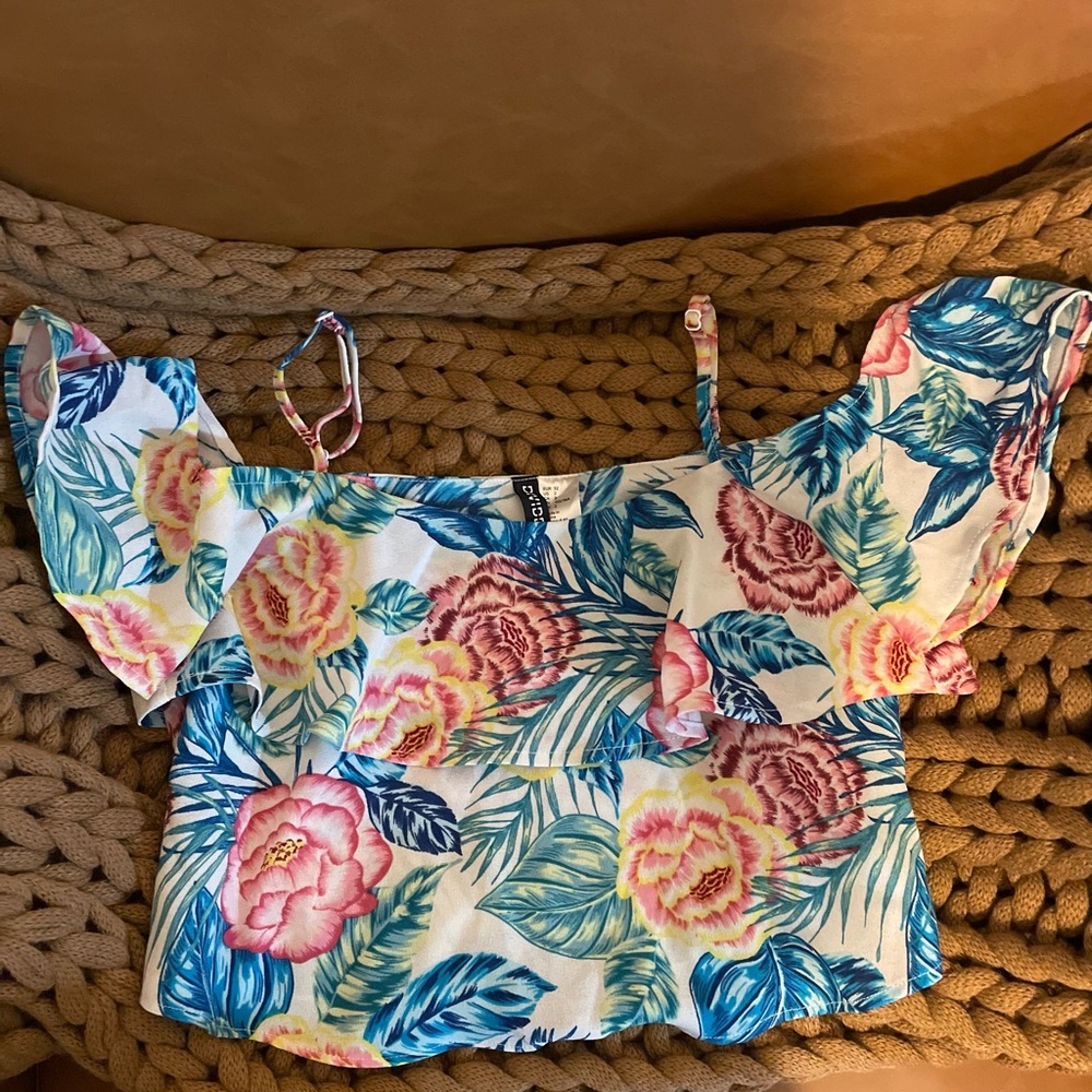 H&M Off-Shoulder Floral Crop Top.